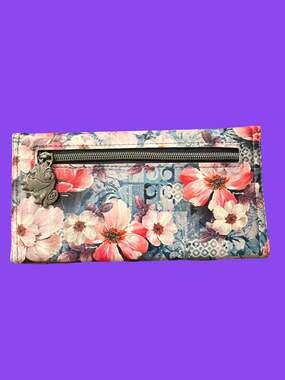 NWOT Double Zip Pouch Wristlet - Pretty Floral Print On Black with Frog zipper